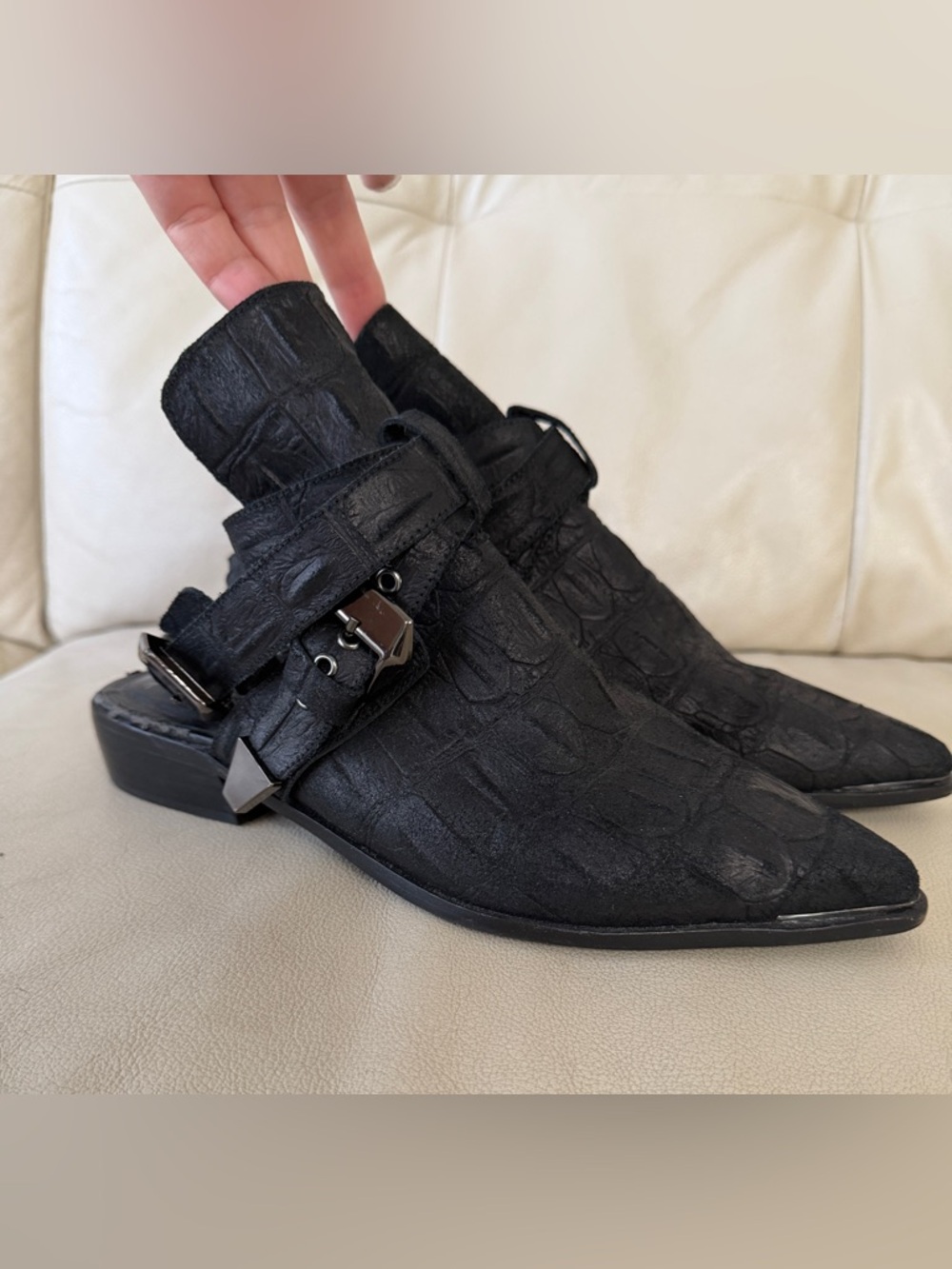 Women’s size 10 leather shoes by Free People in a cowboy-inspired style